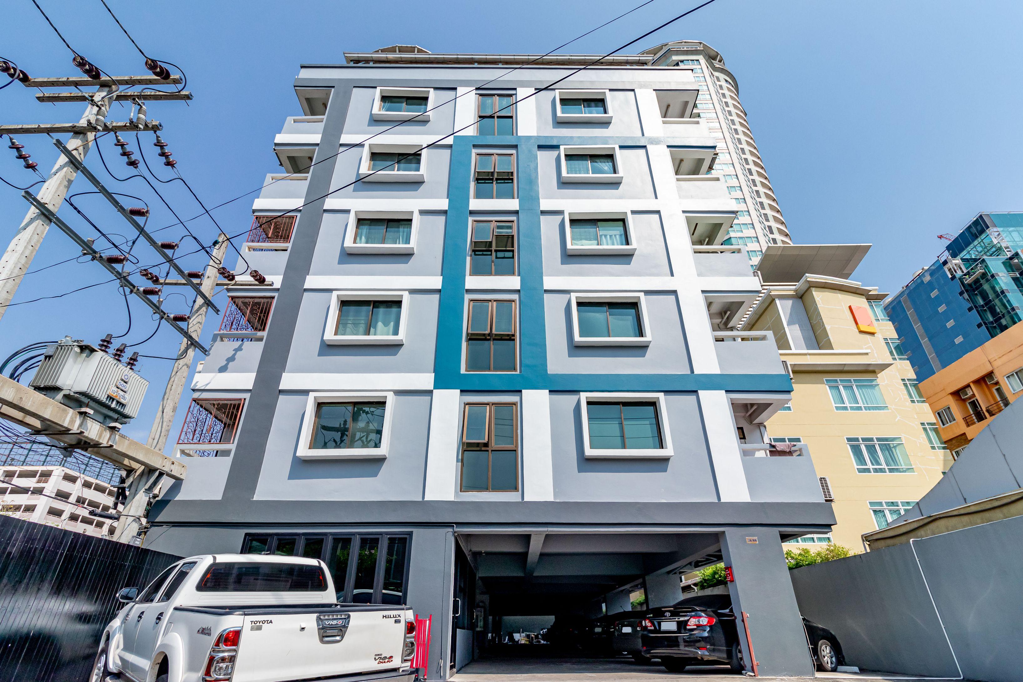 Living Naraa Place Банкок Екстериор снимка