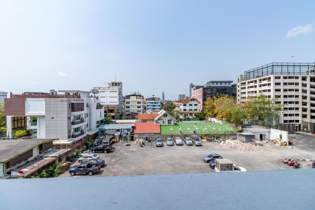 Living Naraa Place Банкок Екстериор снимка